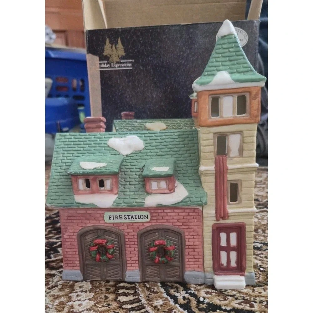 Dickens Fire Station Porcelain Lighted Christmas Village House w/ Box‎ Tested